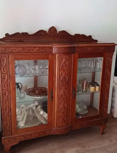 Cristaleira de madeira anos 50