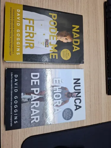 Combo de livros: Nunca é hora de parar + Nada pode me ferir - David Goggins. 