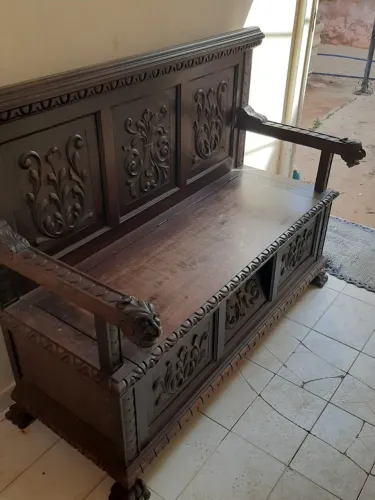 BANCO BAU ESTILO ANTIGO COM BAÚ ENTALHADO - ANTIGUIDADE