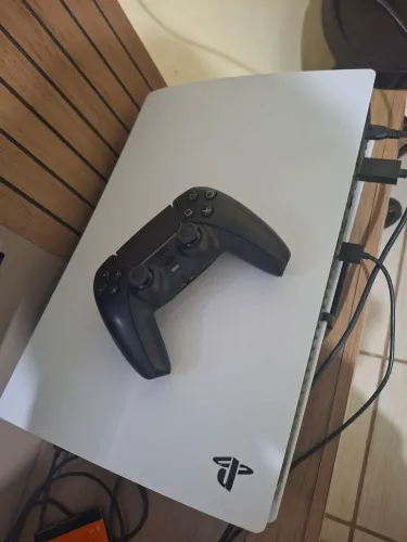 Playstation 5 semi novo sem detalhes