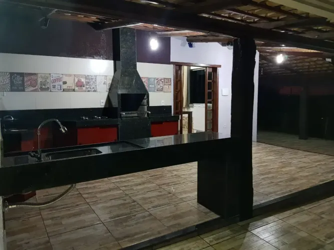 Imóvel para venda possui 270 metros quadrados com 3 quartos em Santa Cruz Industrial - Con