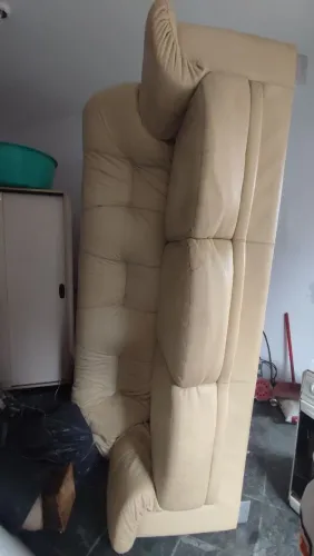 Sofá Couro legítimo