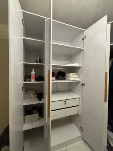 Guarda-roupa roupa modulado (seminovo, menos de 1 ano de uso)