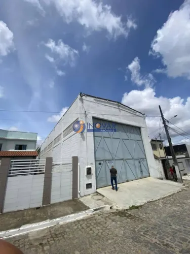 Galpão / Depósito / Armazém de 400m² Para Alugar no bairro Itararé em Campina Grande