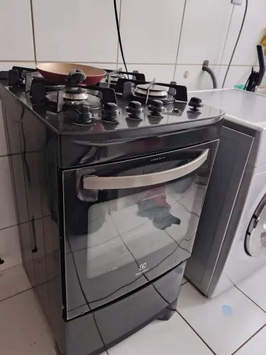 Fogão 4 bocas Electrolux Preto