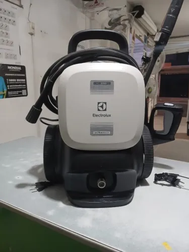 Electrolux Lavadora Alta Pressão Lava Jato Lava Car 2250PSI com 1800W Potencia UltraWash c
