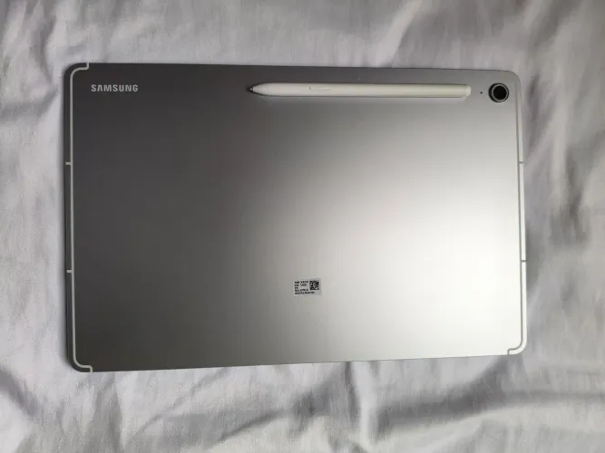 Tablet S10 Fe Plus 13.1" Apenas 1 mês de uso - Acompanha Teclado