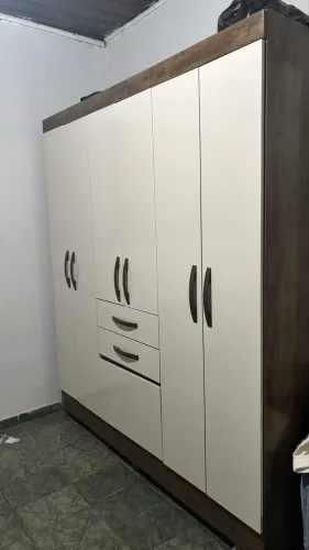 Guarda-roupa 