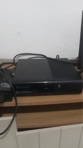 Vendo Xbox 360 desbloqueado com 20 jogos no HD de 300 gb