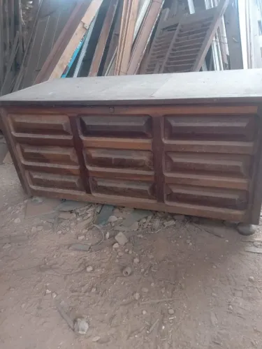 Baú antigo em Jacarandá 