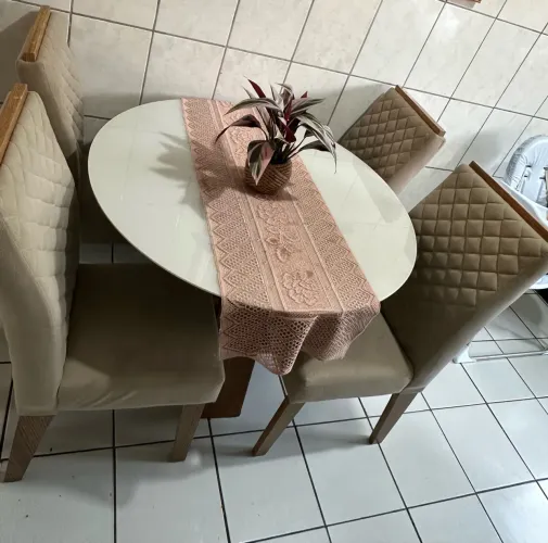 Mesa e cadeiras Celeste da marca: DJ