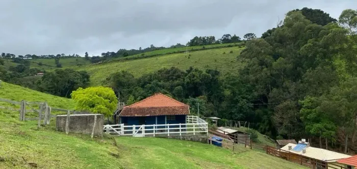 Linda Chácara de 320m2 no alto da Mantiqueira em Delfim Moreira-MG