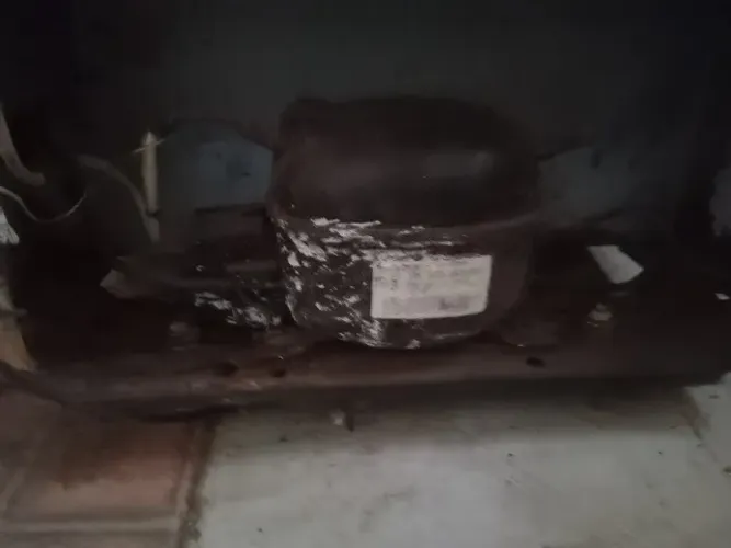 Motor de geladeira consul em pleno funcionamento