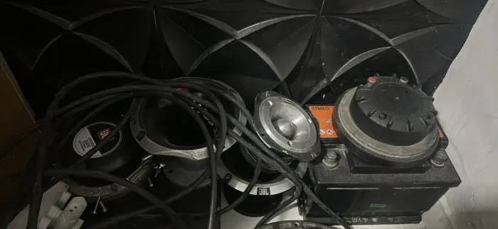 Vendo essas peças de som auto motivos 