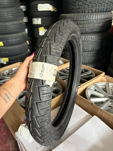 01 pneu traseiro 100/90R18 USO S/ CÂMARA 