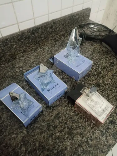 Vidros perfume angel e lá vie