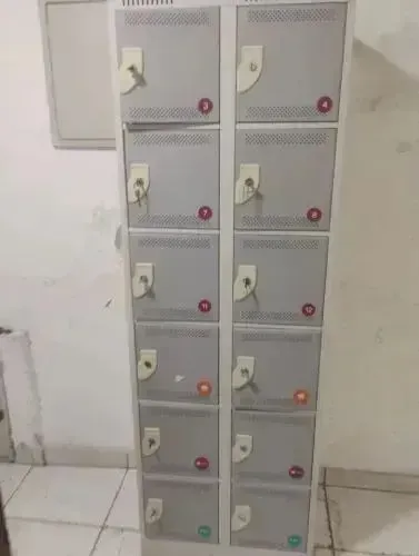 Armarinho de Aço com 12 portas e Chaves