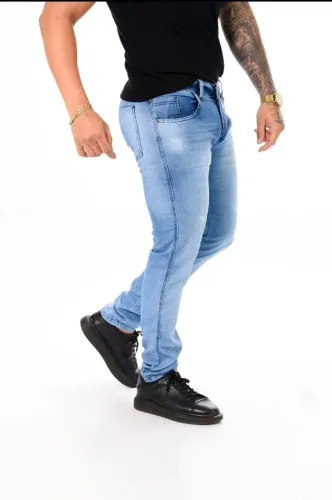 Calça Jeans Skinny com Elastano