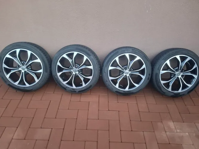 Vendo jogo de rodas aro 17 preta diamantada civic g9 + jogo de pneus