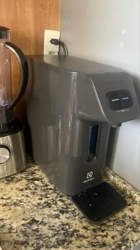 Purificador de Água Electrolux Cinza (Natural, Fria e Gelada) - Perfeito Estado!