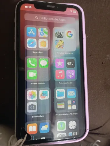 Vendo iPhone Xr todo original único problema é o display que tá aparecendo manchas