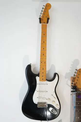 Guitarra Fender Stratocaster 54 Japan com set Texas Special