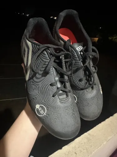 Chuteira Umbro original