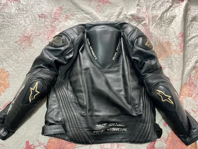 Macacão Alpinestar em couro GP PRO