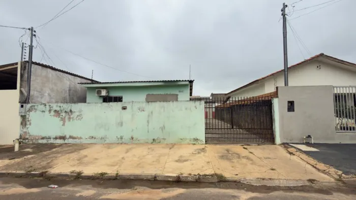 OPORTUNIDADE DE NEGOCIO - CASA NO CIDADE SATELITE PRIMAVERA III