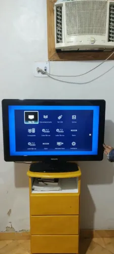 Vendo tv nova,não é smart