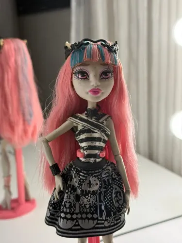 Boneca Monster High Rochelle Goyle