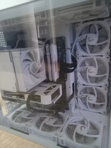 PC Gamer Ryzen 7 5700X3D 4060TI NVme 1TB