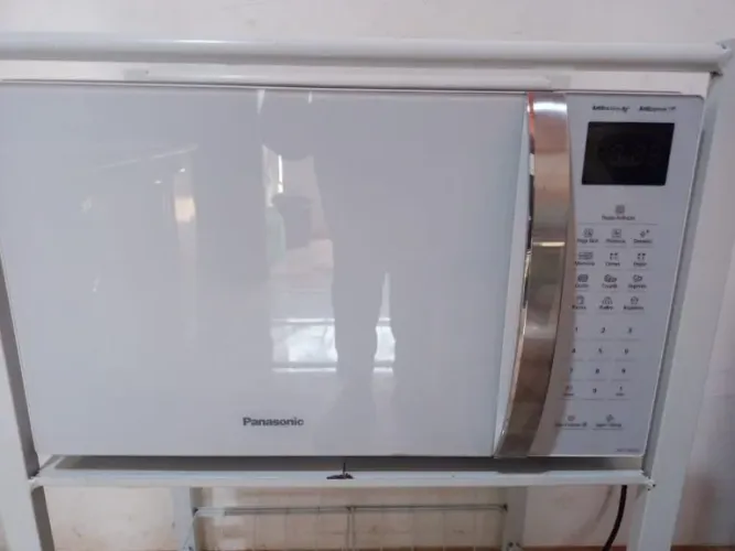 Micro-ondas 34L Panasonic Dupla Refeição Usado 