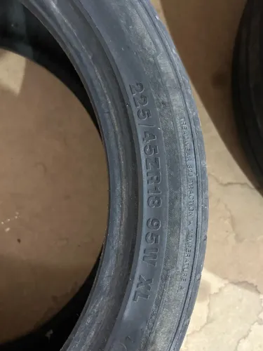 Pneus meia vida 225/45/18