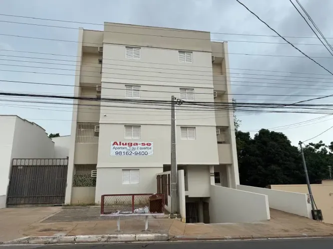 Apartamento espaçoso e bem localizado com elevador