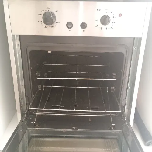 Forno de embutir 50 litros a gás VENAX usado todo em inox com tampa espelhada