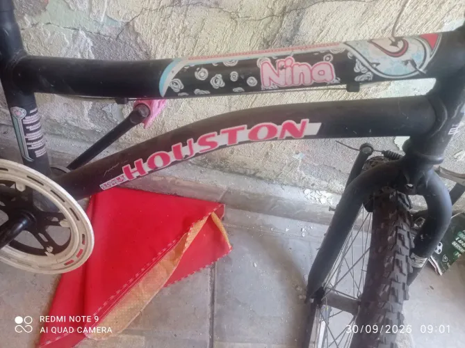 Bicicleta semi nova para criança até 12 anos