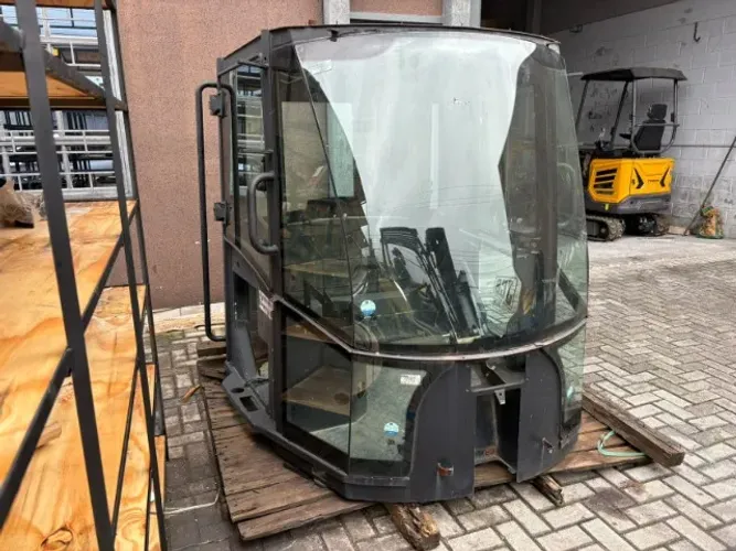 Cabine para Retroescavadeira JCB - Produto Novo