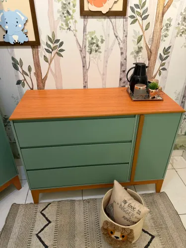 Cômoda com porta 