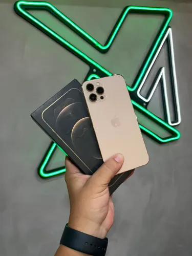 iPhone 12 Pro maxx dourado na caixa - entrego hoje