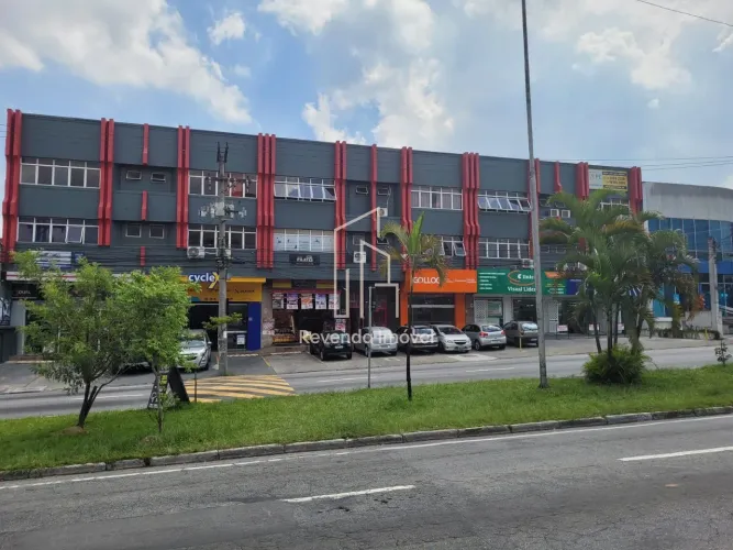 Oportunidade Única: Prédio Comercial de Luxo no Centro de Guarulhos-SP, 18 Quartos, 18 Suí
