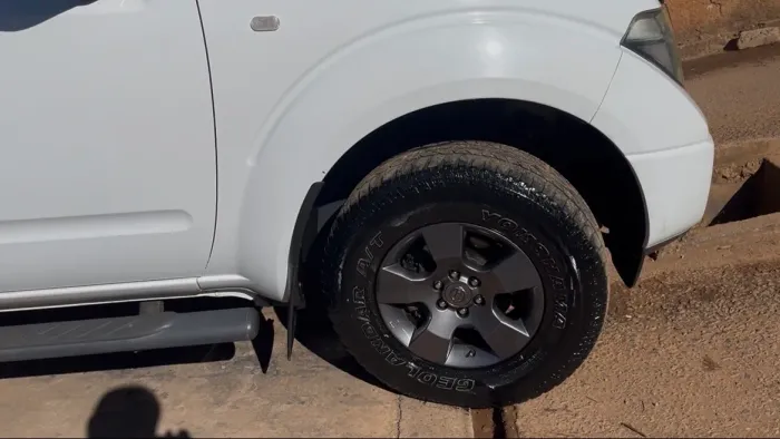 Nissan Frontier LE Attack CD 4X4 2.5 TB Die.aut 2013
