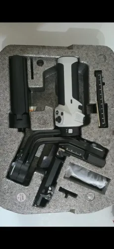 Guimbal Zhiyun Weebill 3e (defeito retirar peças)