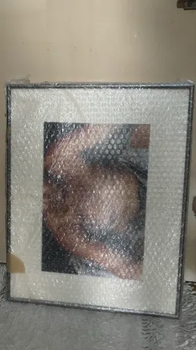 Moldura de alumínio com vidro anti reflexo 41 cm x 21 cm