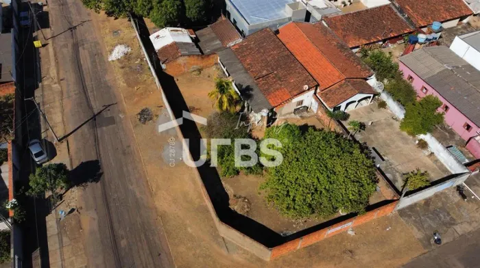 Vende-se lote comercial na região de Taquaralto