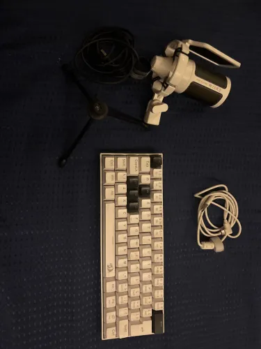 FIFINE A6V Microfone e teclado redragon