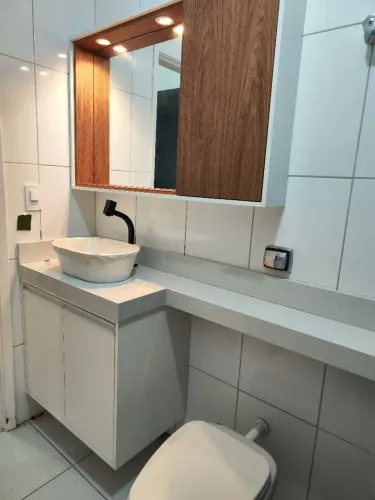 Armário de banheiro planejando
