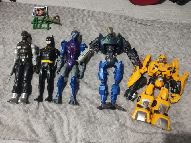 Bonecos articulados