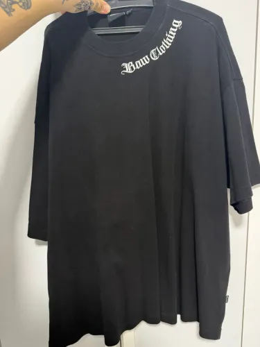 Blusa baw oversized preta com escrita branca na gola, nova, tamanho 3G