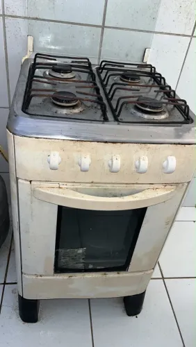 Fogão 4 bocas com forno - usado